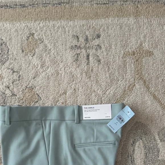 Ann Taylor Women's Cropped Pants in Sage Green - Picture 2 of 4